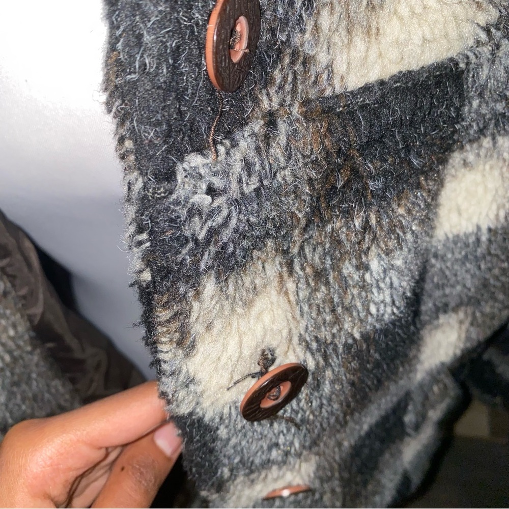 Velour County vintage style black and white plaid fuzzy button down coat - Picture 8 of 9